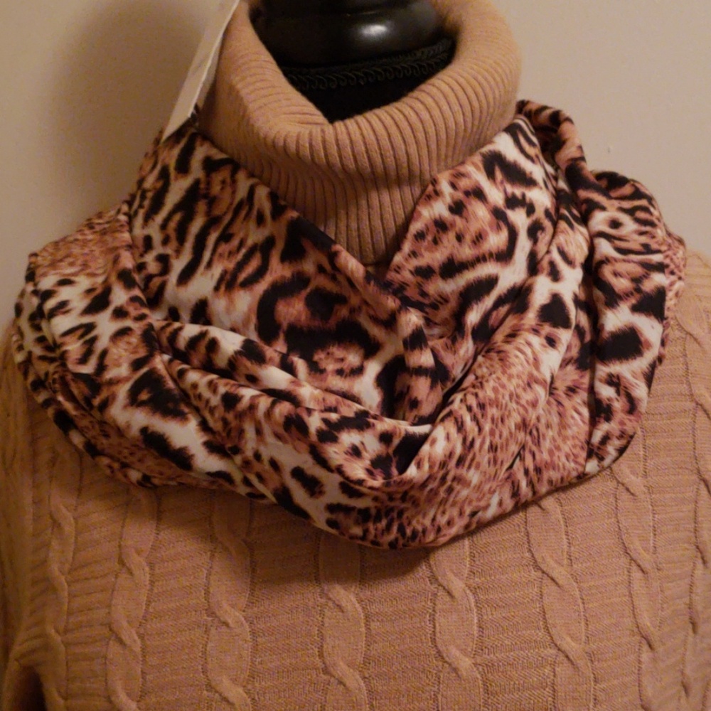 Sweater - Picture 5 of 10